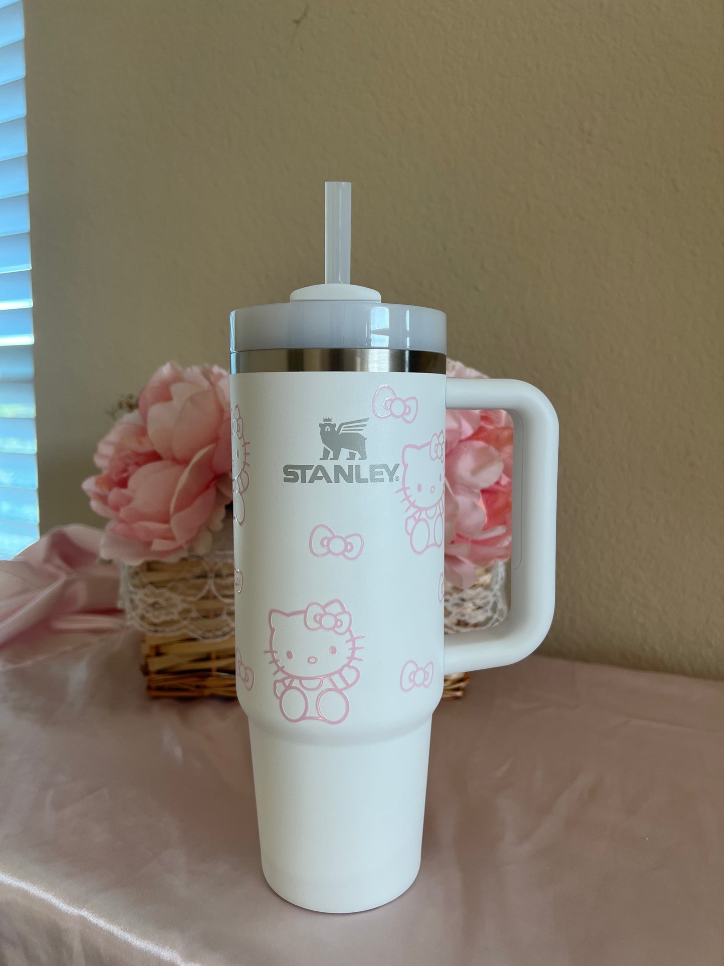 stanley 30 oz hk bow white